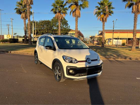VOLKSWAGEN UP 1.0 170 TSI TOTAL FLEX XTREME 4P MANUAL VOLKSWAGEN UP 1.0 170 TSI TOTAL FLEX XTREME 4P MANUAL
